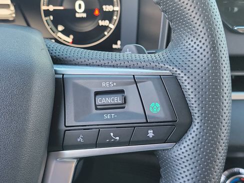 Used 2024 Mitsubishi Outlander SEL image 28