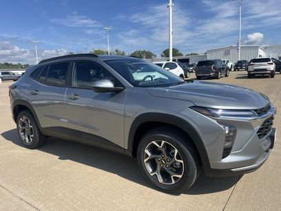New 2025 Chevrolet Trax LT w/ Driver Confidence Package