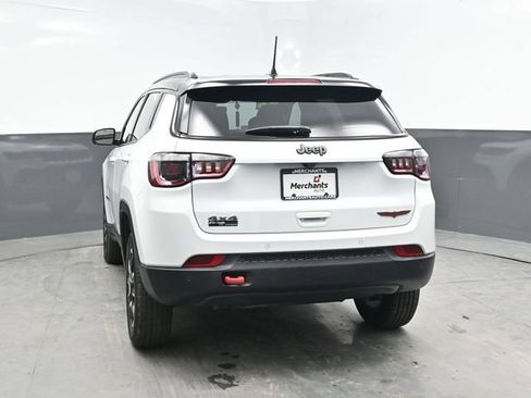 Used 2025 Jeep Compass Trailhawk AWD/4WD image 5