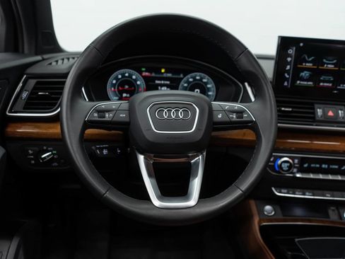 Used 2023 Audi Q5 2.0T Premium Plus w/ Premium Plus Package AWD/4WD image 19