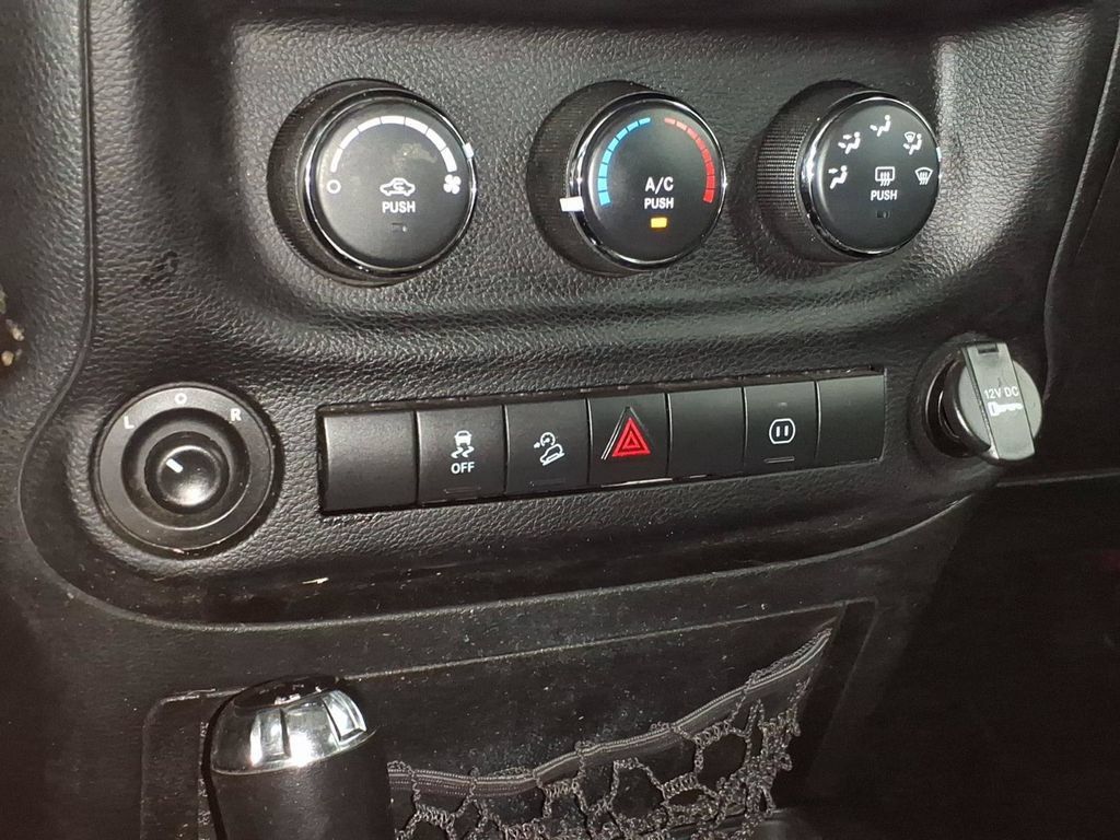 Used 2012 Jeep Wrangler Unlimited Sahara w/ Trailer Tow Group AWD/4WD image 20