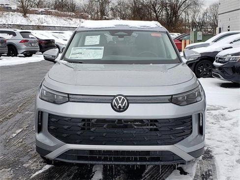 New 2026 Volkswagen Tiguan SE image 5