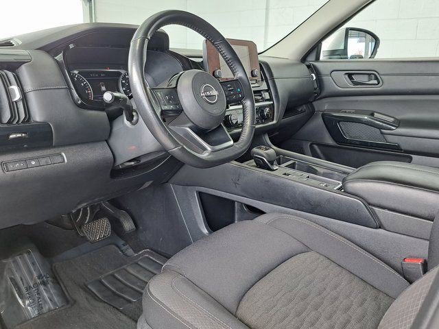 Used 2023 Nissan Pathfinder SV FWD image 8