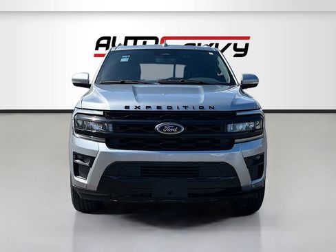 Used 2024 Ford Expedition Limited RWD image 2