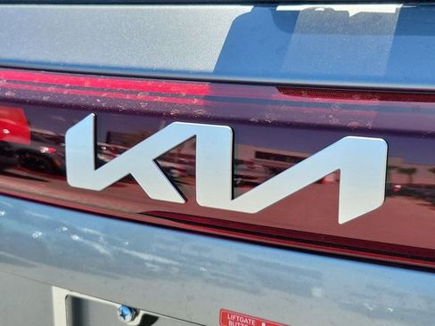 New 2026 Kia Seltos S FWD image 8