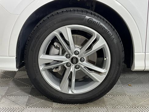 Used 2024 Audi Q3 2.0T Premium w/ Convenience Package image 29