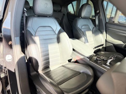 Used 2018 Alfa Romeo Stelvio Ti Sport image 49