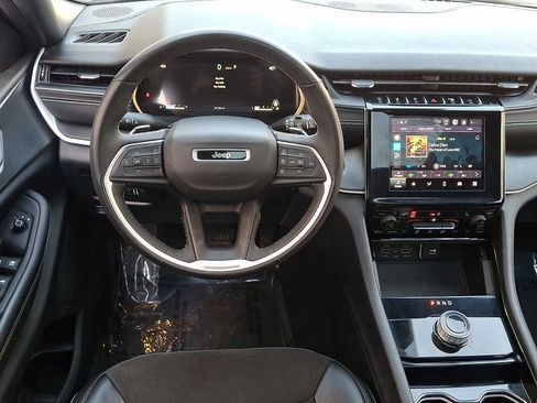 Used 2023 Jeep Grand Cherokee L Laredo AWD/4WD image 14