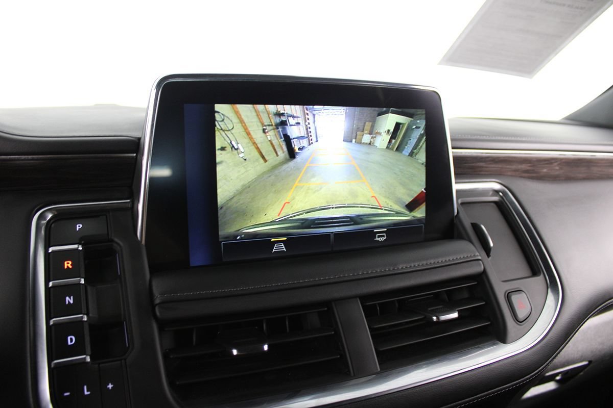 Used 2024 Chevrolet Suburban LT RWD image 21