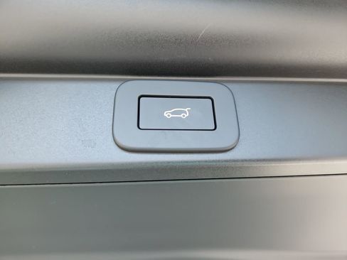 New 2026 Land Rover Range Rover Long Wheelbase SE AWD/4WD image 14