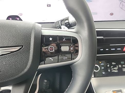 Used 2026 Genesis GV70 2.5T Advanced AWD/4WD image 12