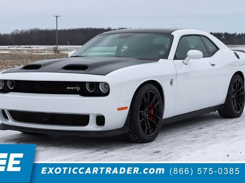 Used 2023 Dodge Challenger SRT Hellcat RWD image 1
