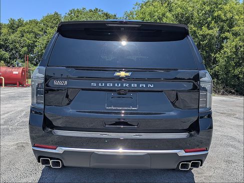 New 2026 Chevrolet Suburban High Country AWD/4WD image 6