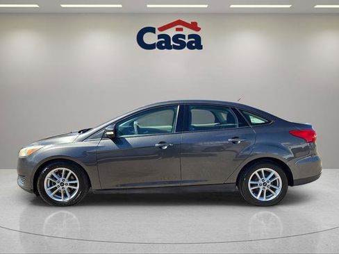 Used 2017 Ford Focus SE FWD image 5