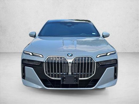 Used 2024 BMW 740i xDrive AWD/4WD image 2