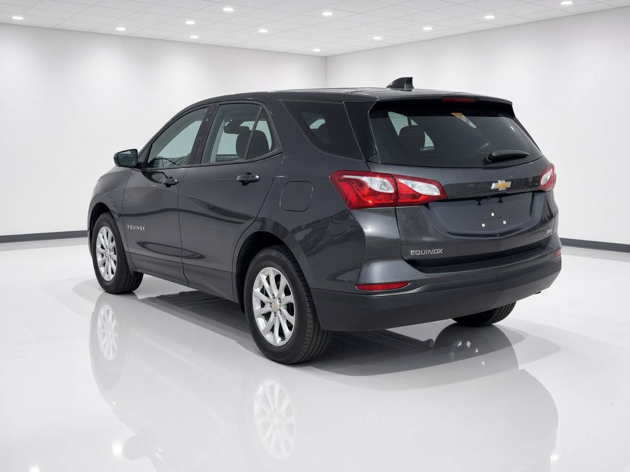 Used 2020 Chevrolet Equinox LS AWD/4WD image 3