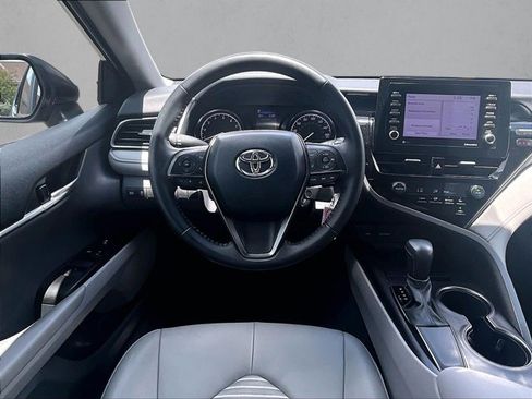 Used 2021 Toyota Camry SE FWD image 7