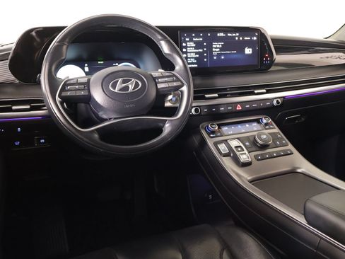 Used 2023 Hyundai Palisade Calligraphy FWD image 2
