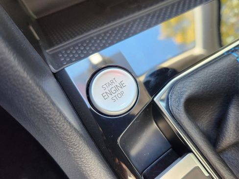 New 2024 Volkswagen Taos SE image 16