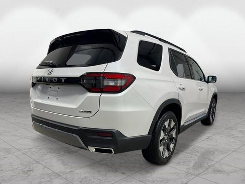 New 2026 Honda Pilot Touring image 5