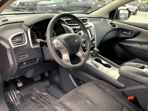 Used 2017 Nissan Murano S image 16