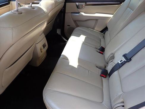 Used 2011 Hyundai Santa Fe Limited w/ Navigation Pkg 4 AWD/4WD image 9