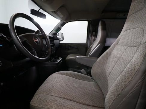 Used 2018 GMC Savana 2500 Extended image 10
