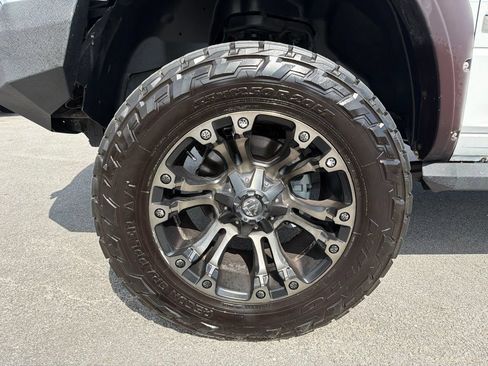 Used 2014 RAM 3500 Laramie w/ Convenience Group AWD/4WD image 11