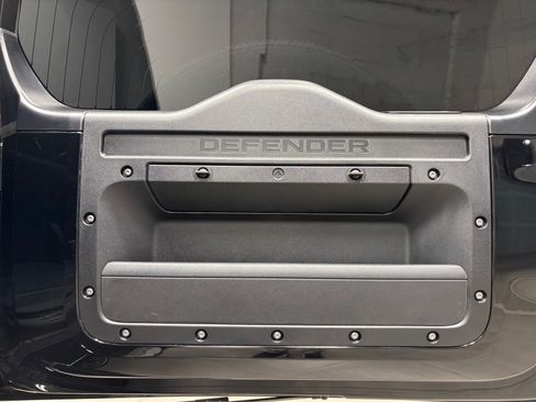 New 2025 Land Rover Defender 130 X-Dynamic SE AWD/4WD image 45