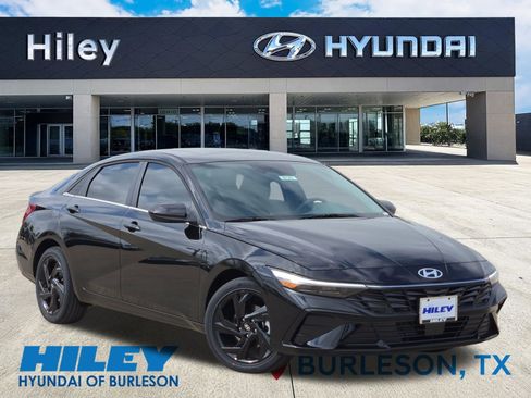 New 2026 Hyundai Elantra SEL Sport Premium FWD image 2