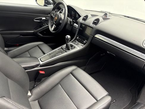 Certified 2025 Porsche 718 Cayman RWD image 22