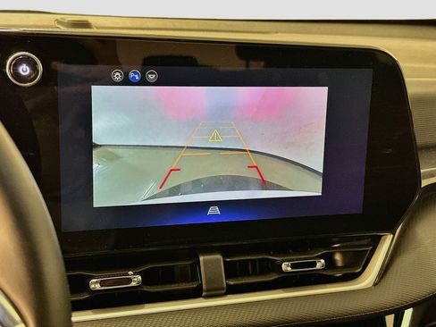 Used 2025 Chevrolet Equinox LT AWD/4WD image 23