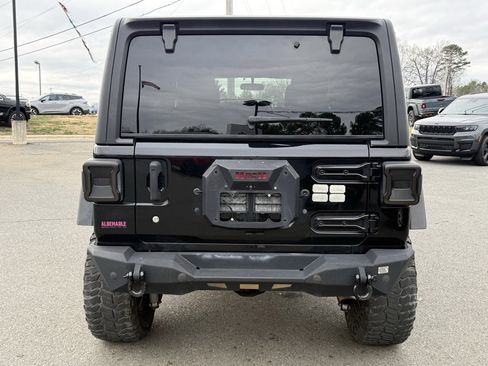 Used 2019 Jeep Wrangler Unlimited Sahara w/ Cold Weather Group image 4
