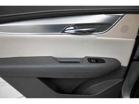 Used 2017 Cadillac XT5 Luxury w/ Driver Awareness Package image 25