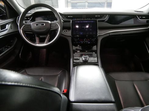 Used 2022 Jeep Grand Cherokee Limited 4xe image 18