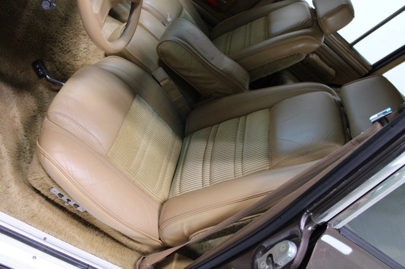 Used 1987 Jeep Grand Wagoneer AWD/4WD image 21