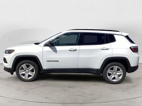 Used 2022 Jeep Compass Latitude AWD/4WD image 2