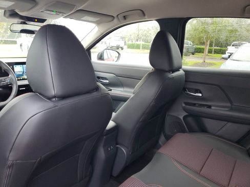 New 2026 Nissan Kicks SR image 12