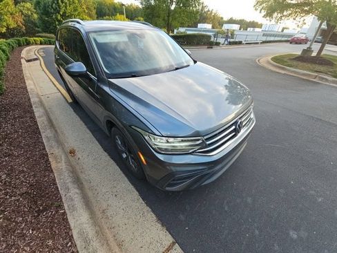 Used 2023 Volkswagen Tiguan SE FWD image 8