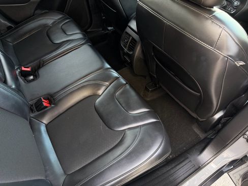 Used 2020 Jeep Cherokee Latitude Plus image 19