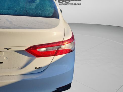 Used 2019 Toyota Camry LE image 18