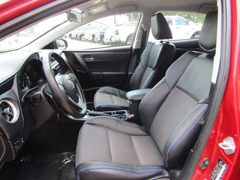 Used 2019 Toyota Corolla SE w/ Body Protection Package FWD image 8