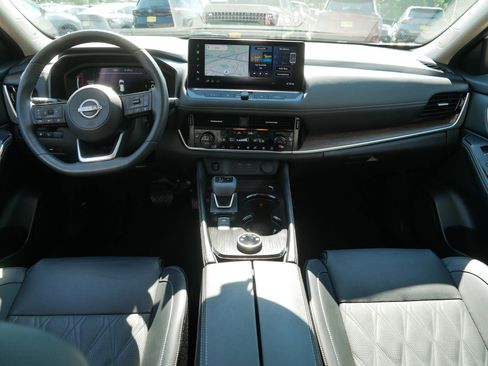 Certified 2024 Nissan Rogue Platinum w/ Platinum Premium Package AWD/4WD image 10