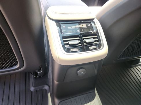 New 2026 Volvo XC90 T8 Ultra w/ Protection Package Premier AWD/4WD image 12