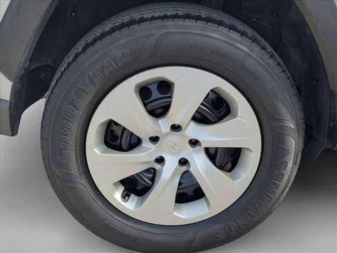 Used 2020 Toyota RAV4 LE AWD/4WD image 21
