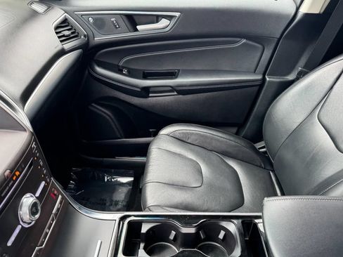Used 2019 Ford Edge Titanium FWD image 13