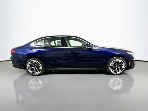 New 2027 BMW 530i xDrive AWD/4WD image 4
