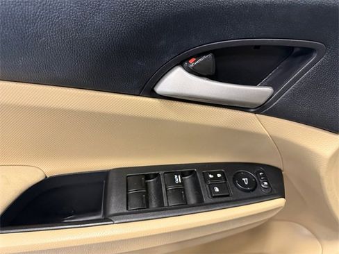 Used 2012 Honda Accord LX image 17
