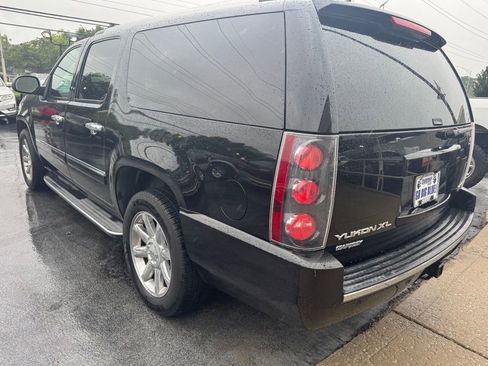 Used 2013 GMC Yukon XL Denali AWD/4WD image 3