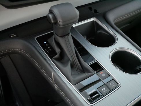 Certified 2026 Toyota Sienna LE FWD image 24